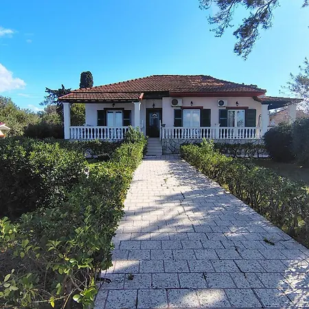 Blue Pearl Vila Mólos
